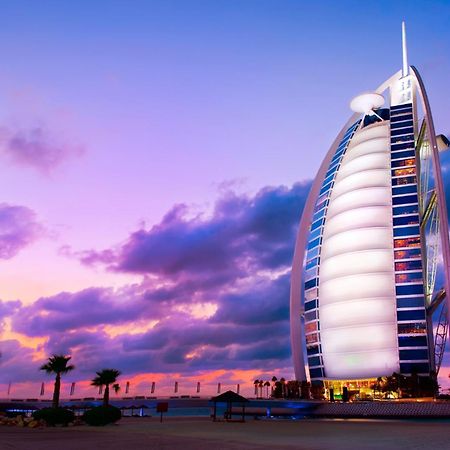 Scenic 2 Bedroom Apartment - Downtown Business Bay Dubai Buitenkant foto