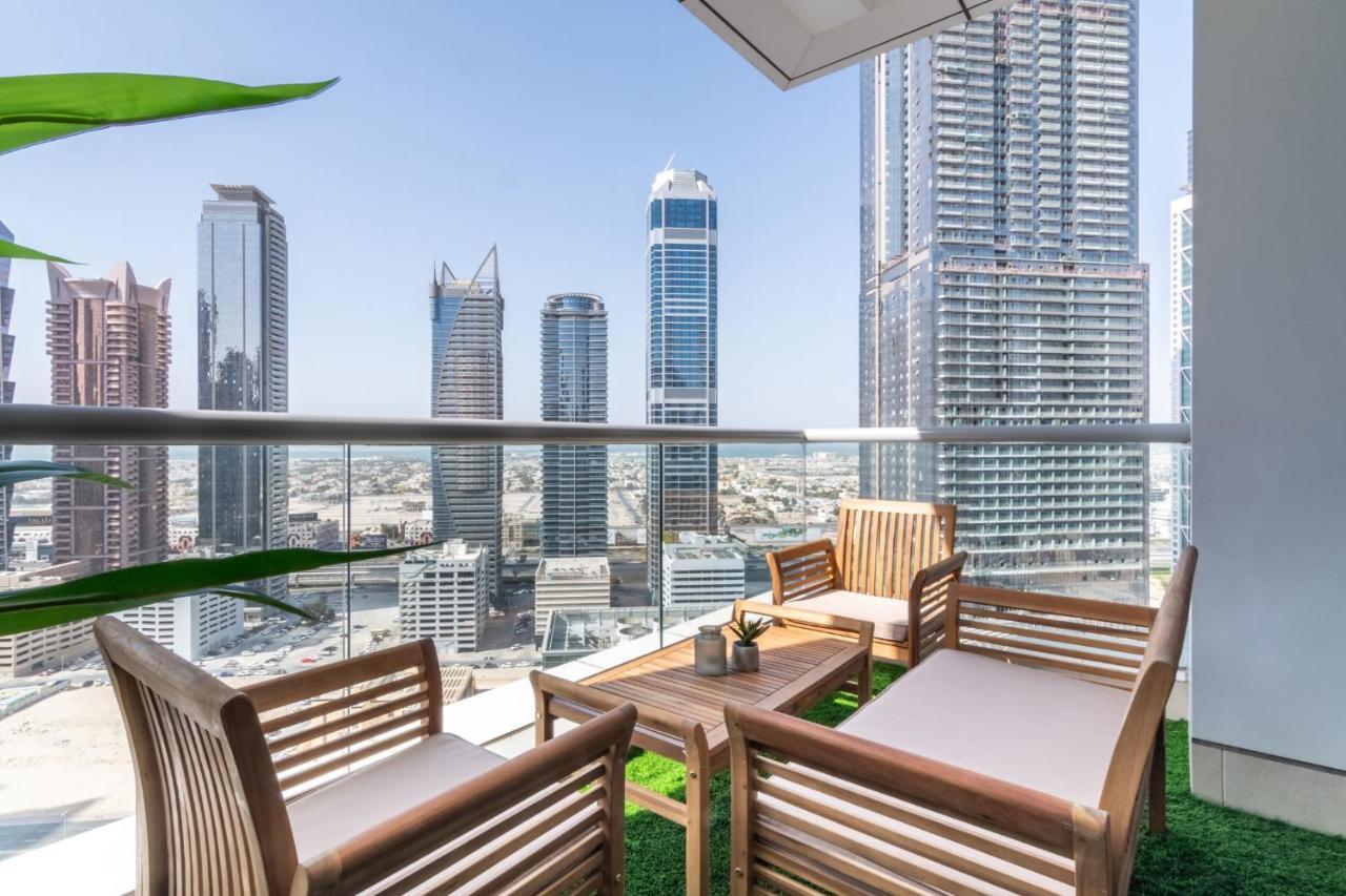 Scenic 2 Bedroom Apartment - Downtown Business Bay Dubai Buitenkant foto
