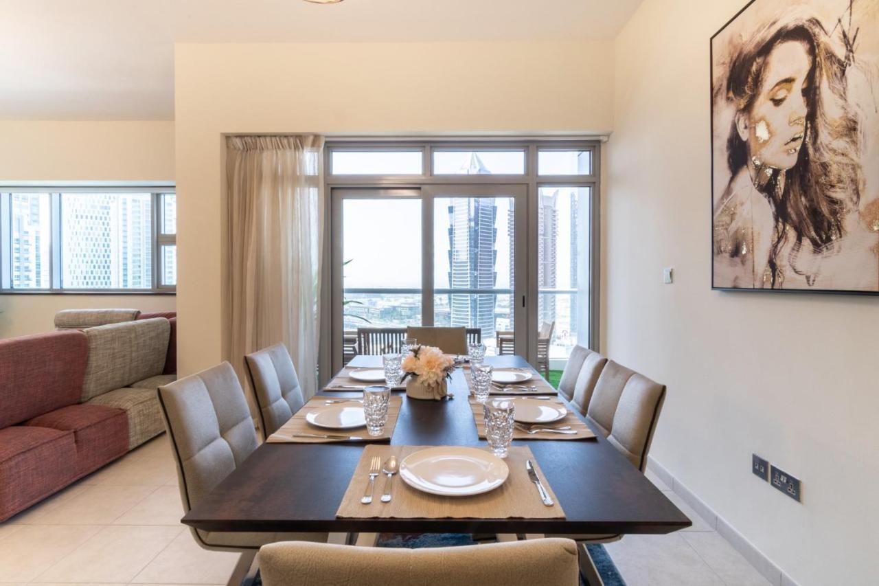Scenic 2 Bedroom Apartment - Downtown Business Bay Dubai Buitenkant foto