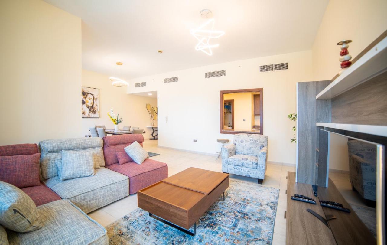 Scenic 2 Bedroom Apartment - Downtown Business Bay Dubai Buitenkant foto