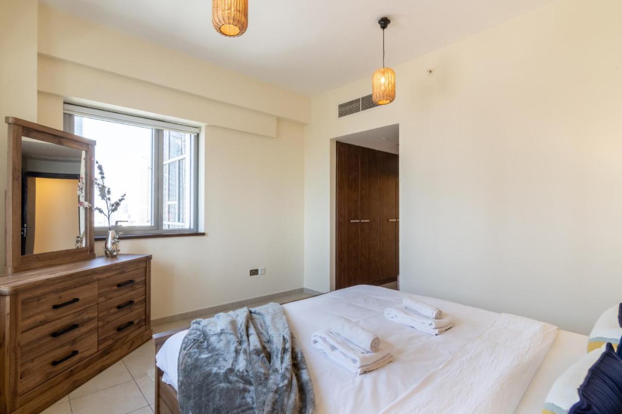 Scenic 2 Bedroom Apartment - Downtown Business Bay Dubai Buitenkant foto