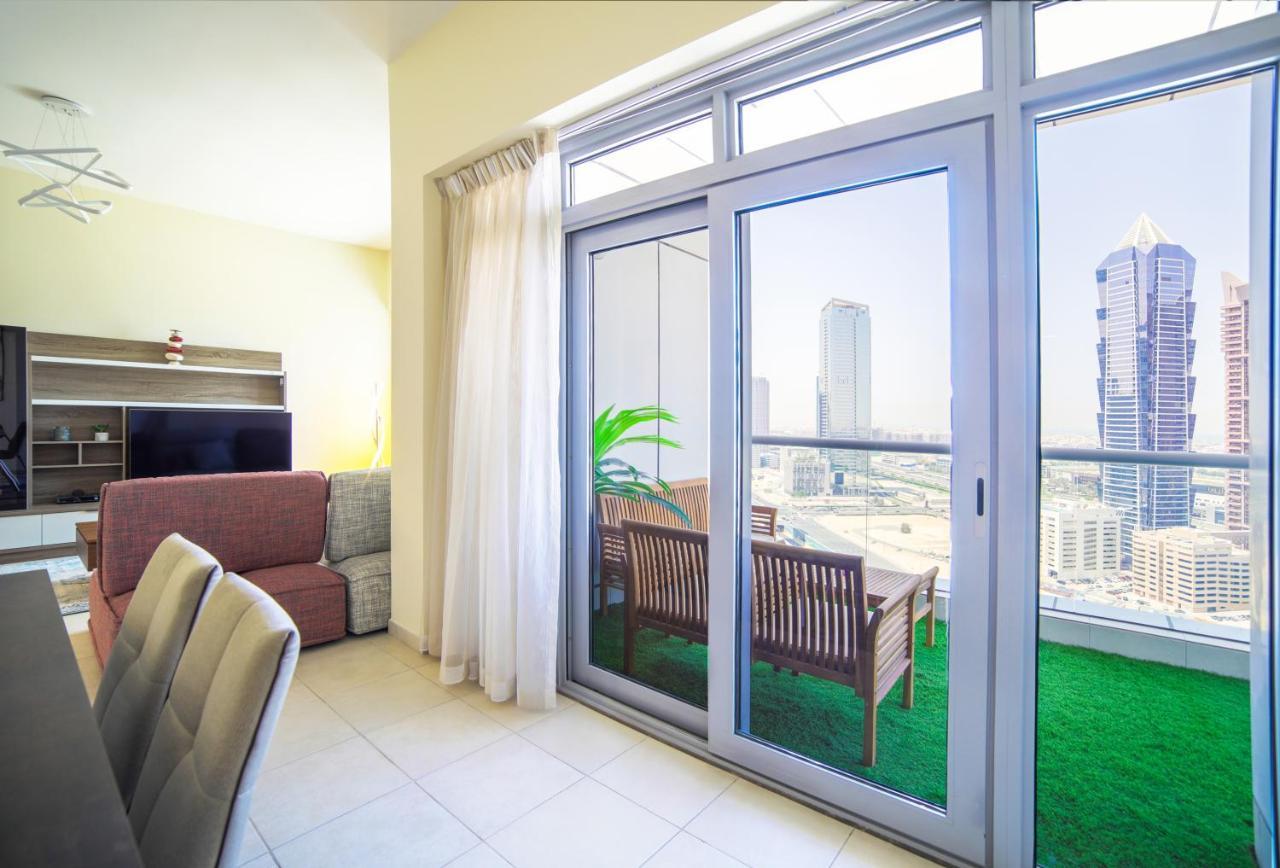 Scenic 2 Bedroom Apartment - Downtown Business Bay Dubai Buitenkant foto
