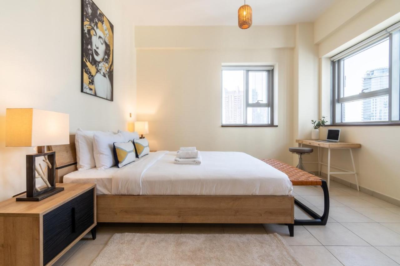 Scenic 2 Bedroom Apartment - Downtown Business Bay Dubai Buitenkant foto