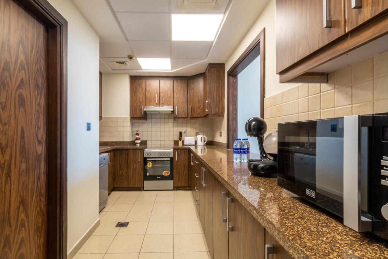 Scenic 2 Bedroom Apartment - Downtown Business Bay Dubai Buitenkant foto