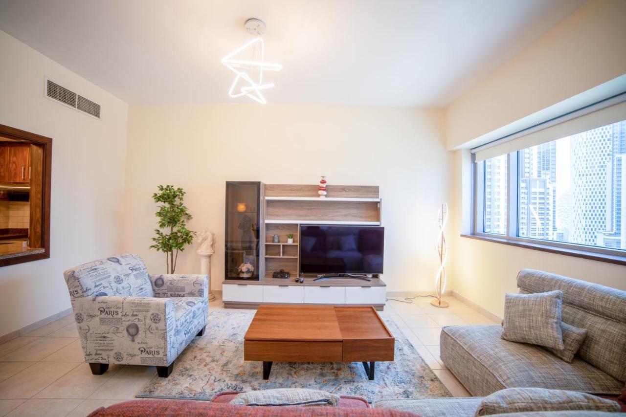 Scenic 2 Bedroom Apartment - Downtown Business Bay Dubai Buitenkant foto