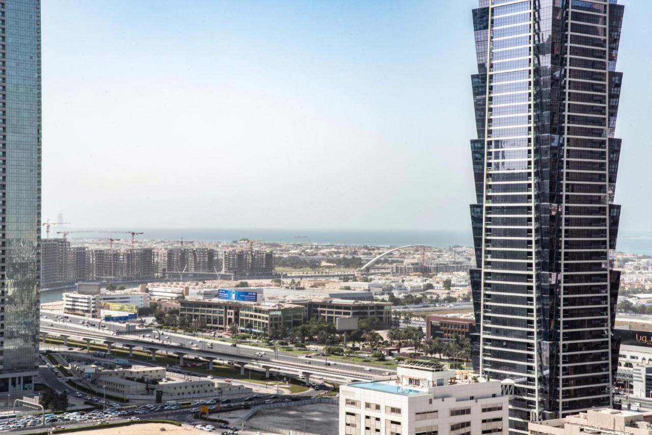 Scenic 2 Bedroom Apartment - Downtown Business Bay Dubai Buitenkant foto